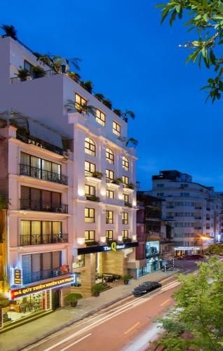 เดอะ คิว โฮเต็ล (The Q Hotel)2