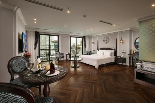 Canary Hotel0