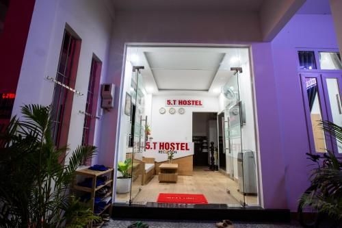 5.T Hostel0