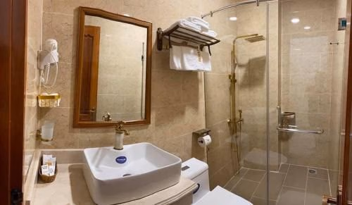 Royal Hotel 23
