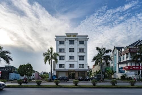 โรงแรมลักชัวรี 2 (Luxury II Hotel)0