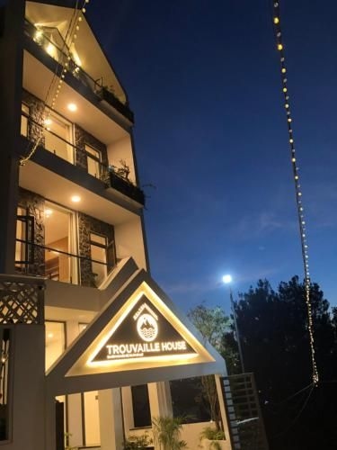 Trouvaille House3