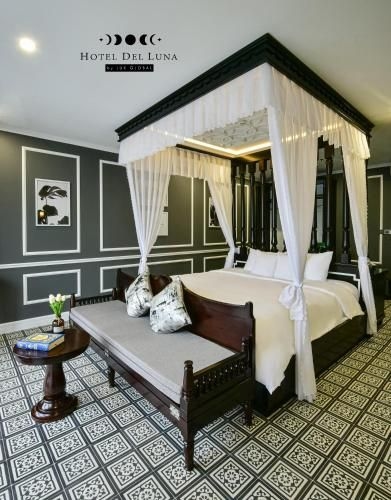 Hotel Del Luna0