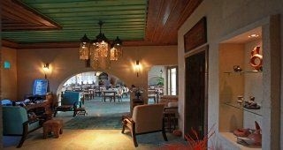 Blue Valley Cave Hotel2