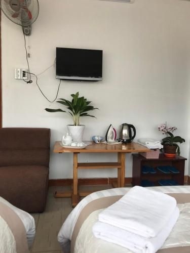 Holly Hostel2