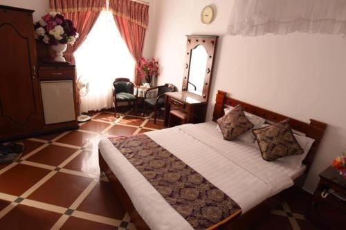 Red Sun Hotel0