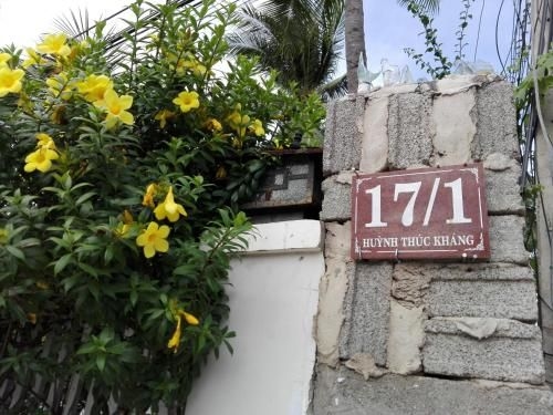 The House 17/10