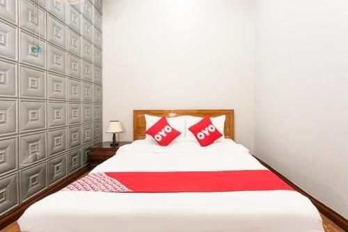 Honey Hotel1
