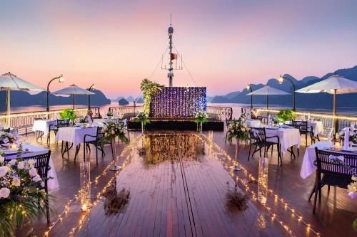 เรือสำราญอินโดจีน (Indochine Cruise)1