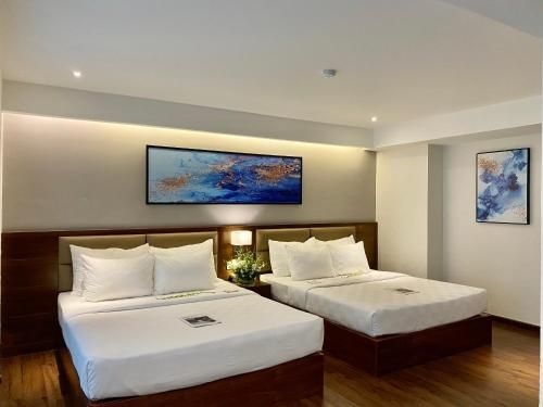 UpTown Hotel4