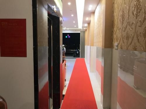 Queen Hotel4