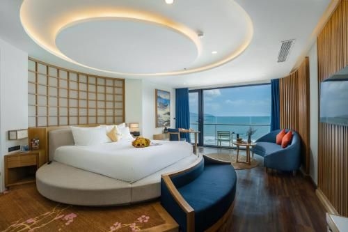 Sala Danang Beach Hotel1