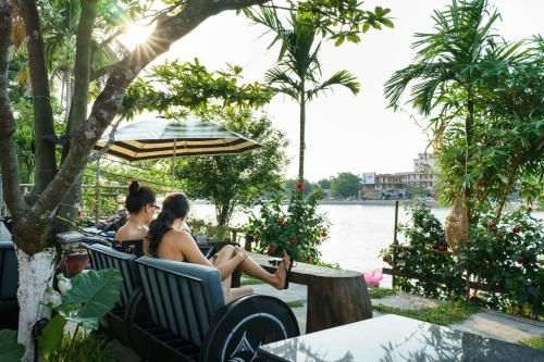 Hue River Side Villa0