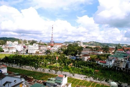 The Grace Hotel0