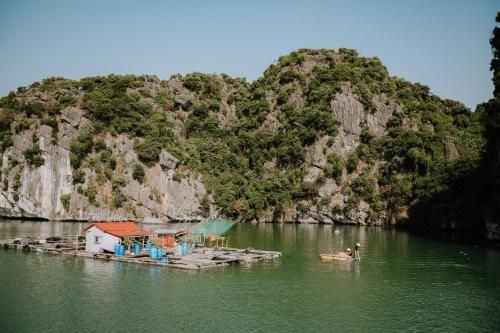 Cat Ba GEM Cruises1