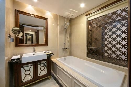 โรงแรมเร็กซ์ ฮานอย (Rex Hanoi Hotel)4