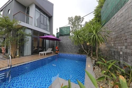 Hill Bungalow1