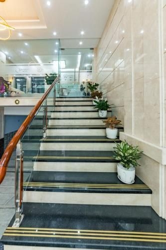 EVEREST HOTEL3