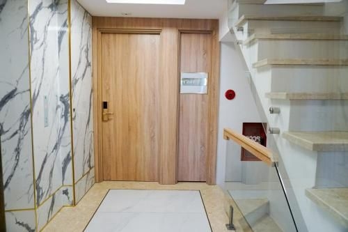 Ruby Hotel4
