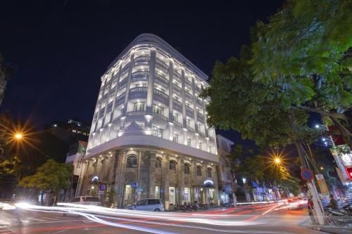 โรงแรมฮาแลส (Halais Hotel)1