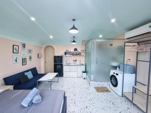 Mi-li-gam Coffee Home0