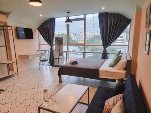 Mi-li-gam Coffee Home2