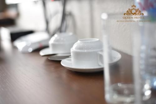 Queen Hotel4
