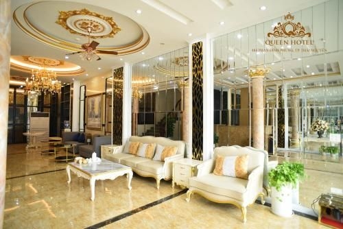 Queen Hotel0