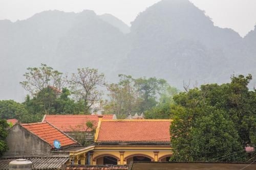 Tam Coc Palm House2