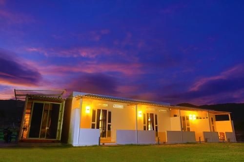 Phi Kite School3