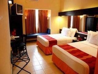 Microtel Inn and Suites Davao3