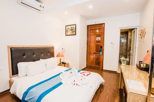 Hotel Royal0