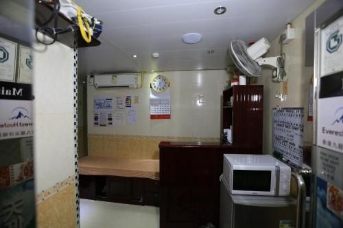 Everest Hostel 14/F (Everest Hostel Block E)4