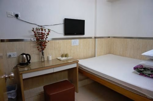 จอห์นสัน โฮสเทล (Johnson Hostel)1