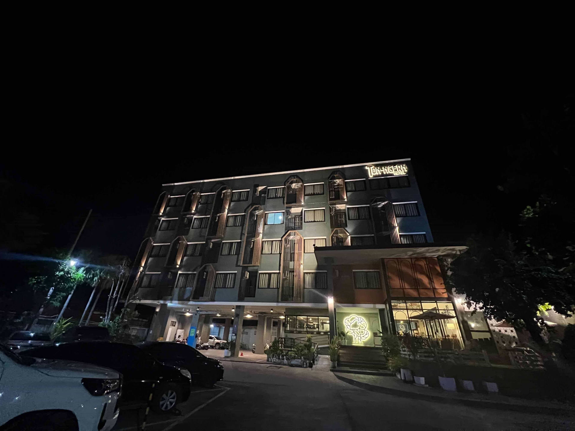โรงแรมต้นเงิน (Tonngern hotel)4