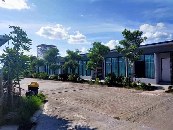 อินน์ธารา รีสอร์ท (Intara Resort Sikhoraphum)1