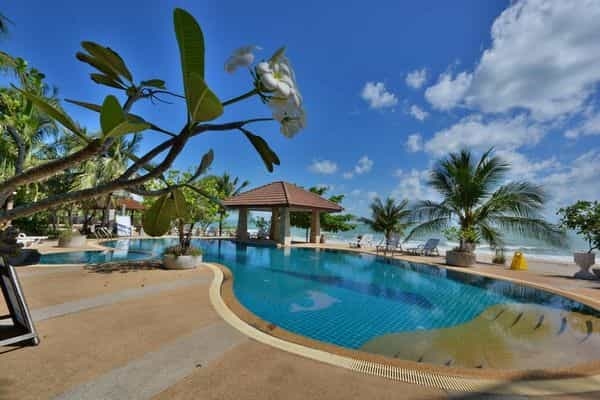 Alongkot Beach Resort0