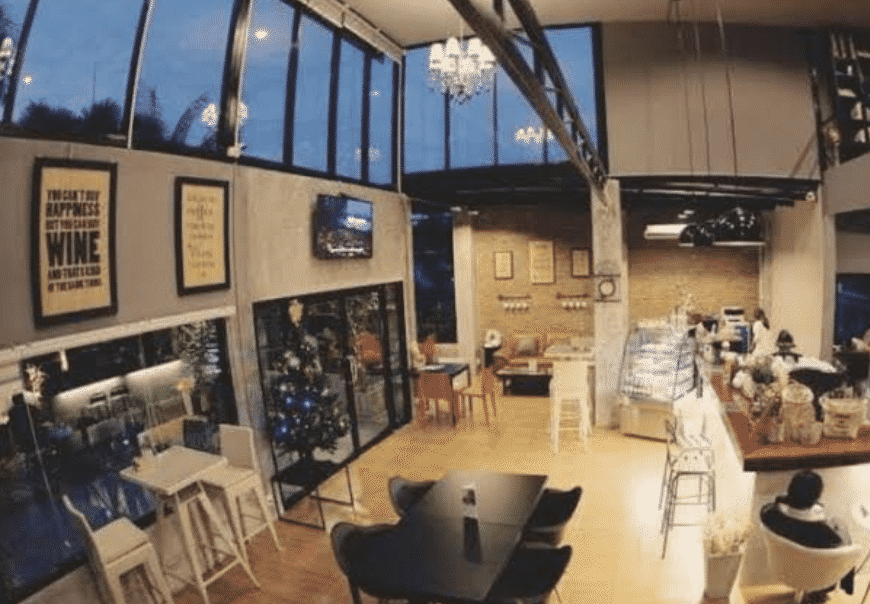 โรงแรมคริสตัลบอกซ์คอฟฟี่ (Crystal Box Coffee Hotel)2