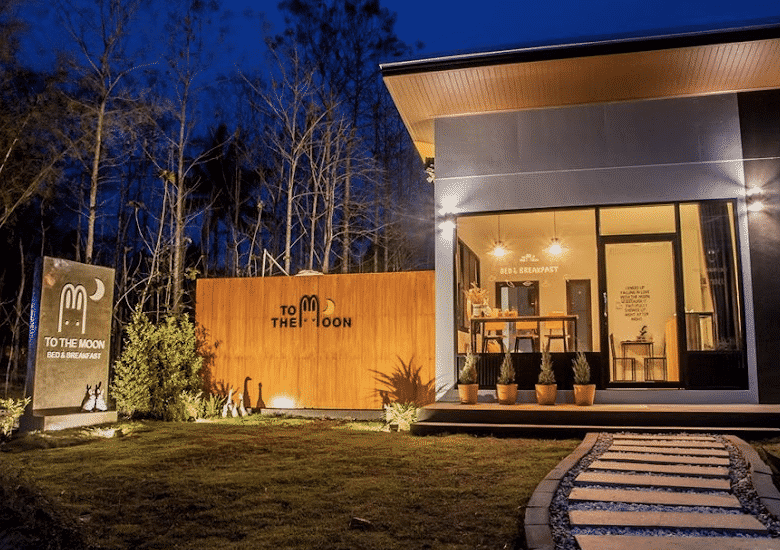 To the Moon Bed & Breakfast4