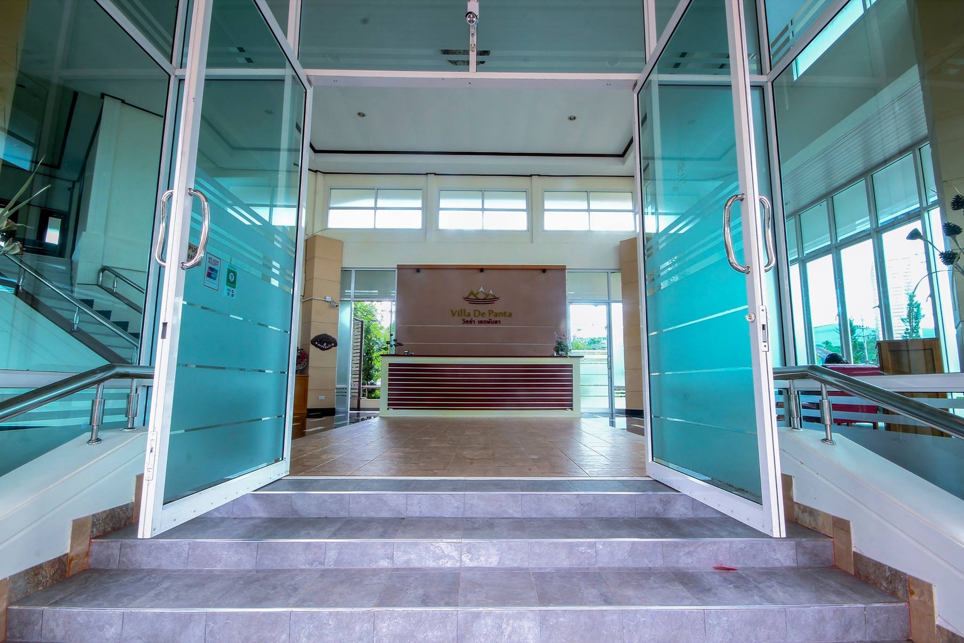 โรงแรมวิลล่าเดอพันตา (Villa De Panta Hotel)3