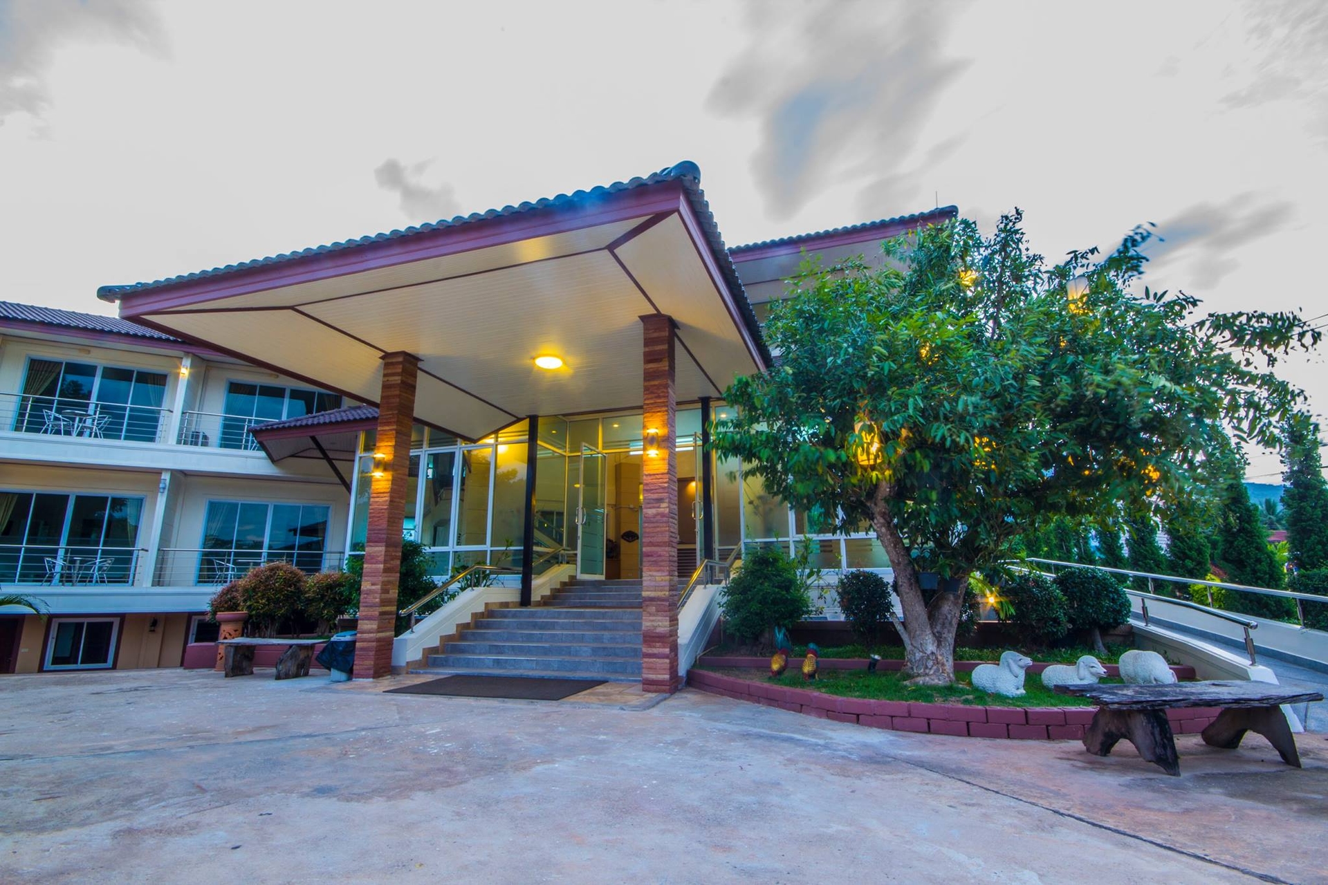 โรงแรมวิลล่าเดอพันตา (Villa De Panta Hotel)0