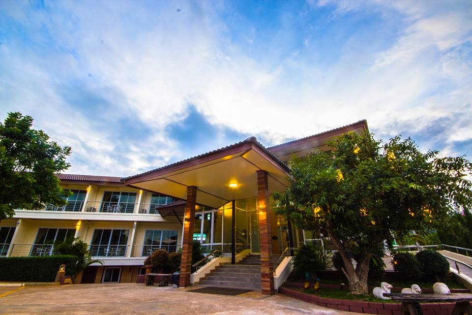โรงแรมวิลล่าเดอพันตา (Villa De Panta Hotel)1