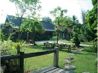 บ้านอีสาน คันทรีเฮาส์ (Baan Esan Country House)2