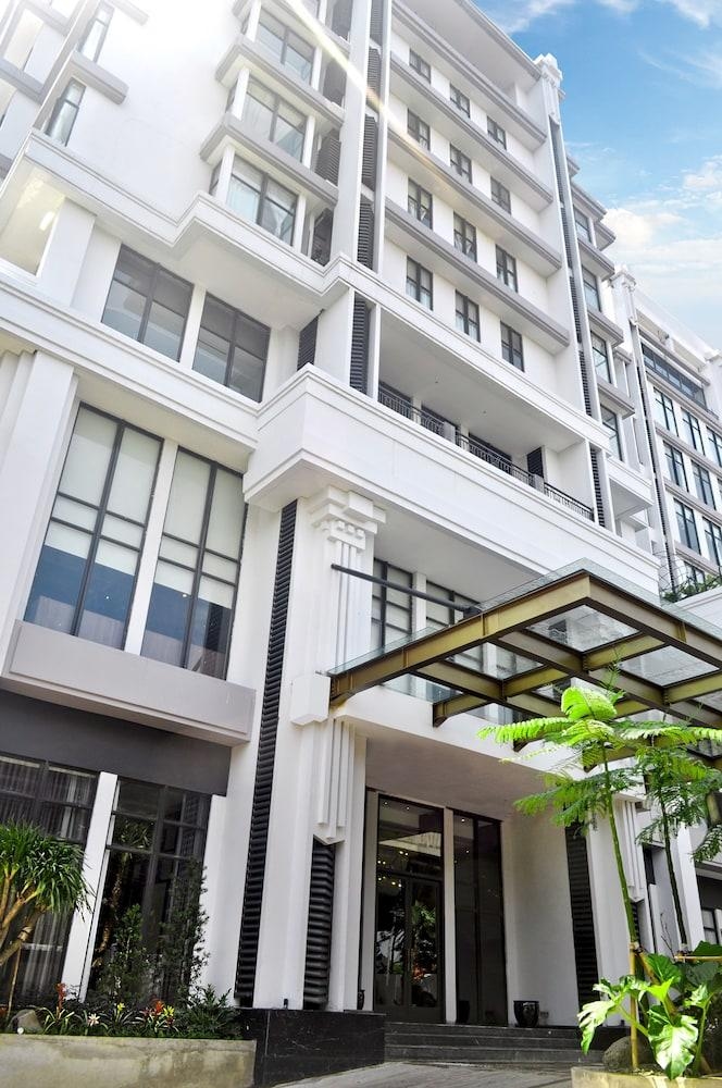 Goodrich Suites ARTOTEL Portfolio4