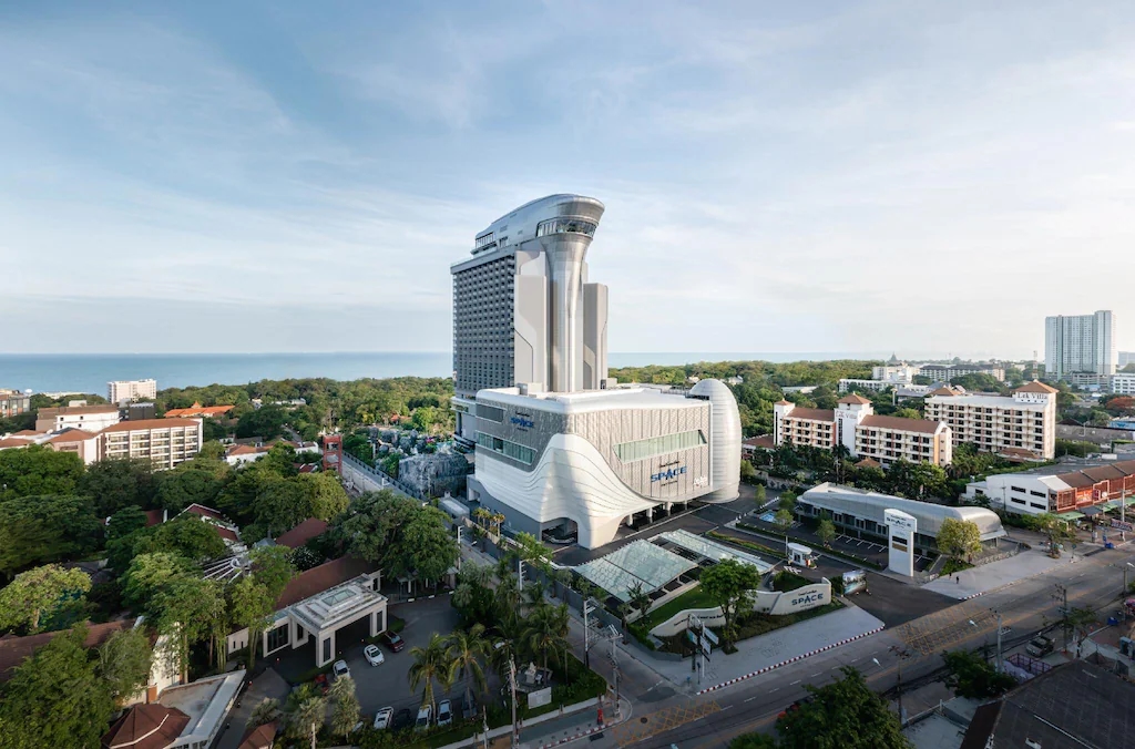 โรงแรมแกรนด์ เซนเตอร์ พอยต์ สเปซ พัทยา (Grande Centre Point Space Pattaya)1