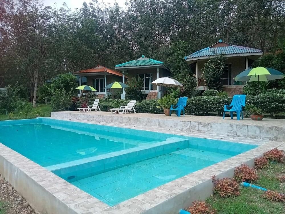 ภูแซมบิก รีสอร์ต เกาะมุก (Phusambig Resort Koh Mook)1