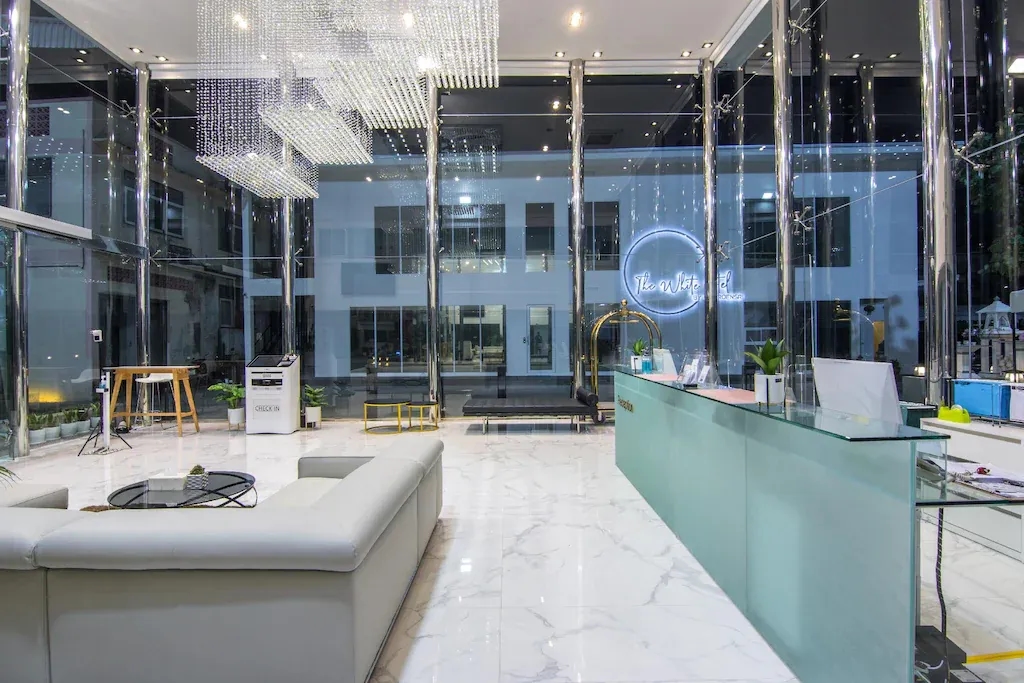 เดอะ ไวท์ โฮเทล บาย เจริญศรี (The White Hotel By Charoensri)3