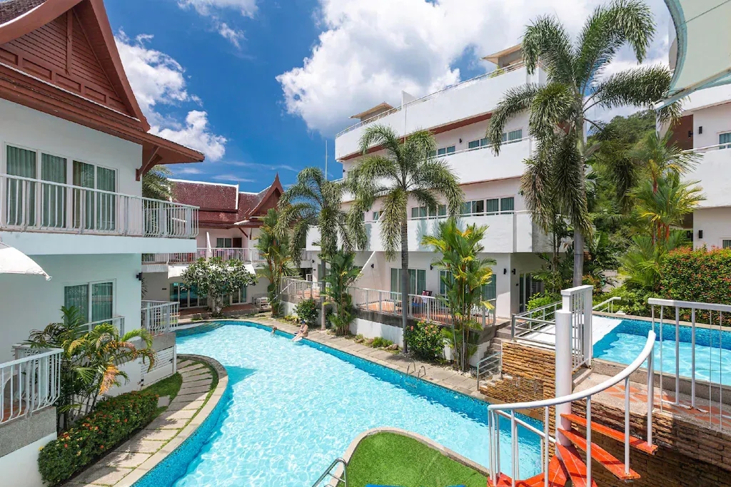 ภูนาวา รีสอร์ต ภูเก็ต หาดกะรน (Phunawa Resort Phuket Karon Beach)2