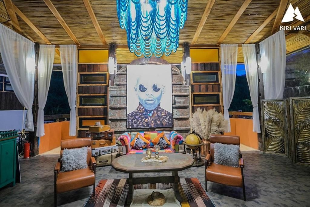 คีรีวารี อาร์ต แกลเลอเรีย (Kiri Vari Art Gallaria)2