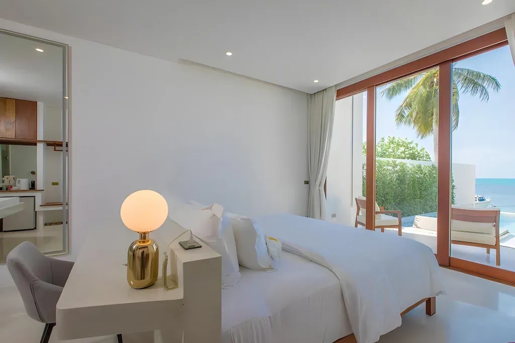 White Whale Beachfront Pool Villa4
